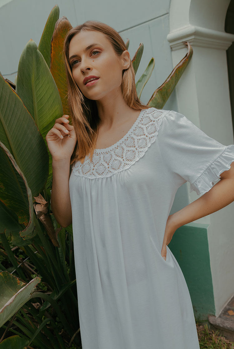 Luna – Camisón midi de manga corta con detalle en crochet