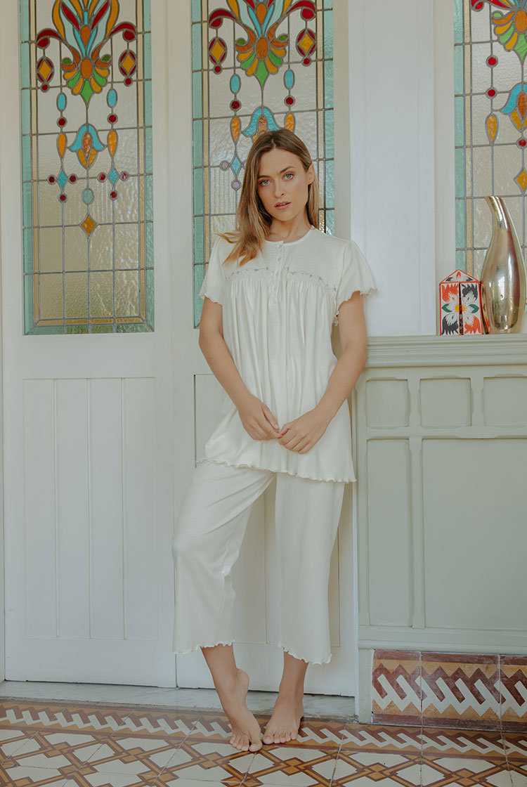 Clara – Pijama capri de manga corta