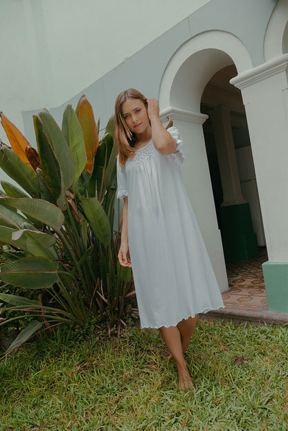 Luna – Camisón midi de manga corta con detalle en crochet
